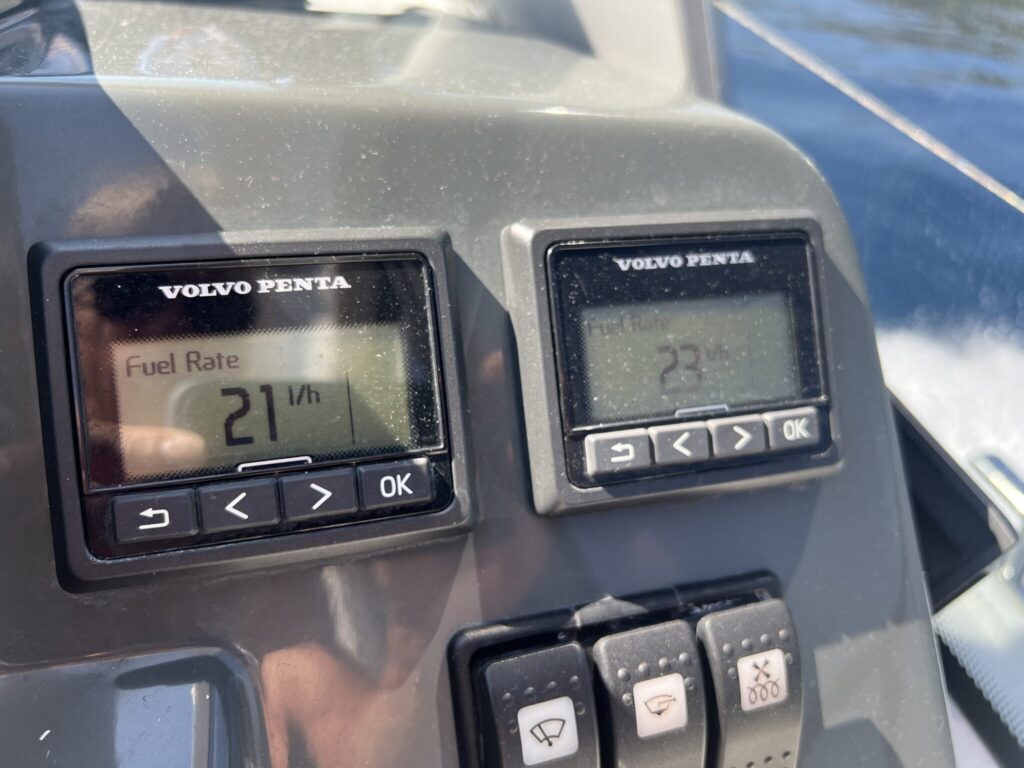 Bavaria S33 Palermo beim Cruisen an der Adria während eines realen Verbrauchstests