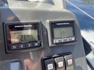 Bavaria S33 Palermo beim Cruisen an der Adria während eines realen Verbrauchstests