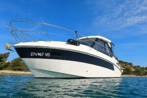 Bavaria S22 HT motor yacht Croatia