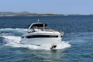Bavaria S29 Palma – fuel-efficient motorboat with twin engines, perfect for beginners and day trips, available for rent with skipper training