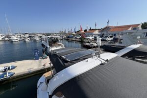 Bavaria S29 HT Roma – premium motorboat with Honda engines, spacious interior and modern design, ideal for cruising and comfort