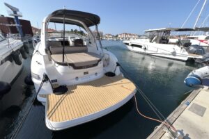 Bavaria S29 HT Roma – premium motorboat with Honda engines, spacious interior and modern design, ideal for cruising and comfort