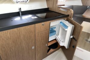 Bavaria S29 HT Roma – premium motorboat with Honda engines, spacious interior and modern design, ideal for cruising and comfort