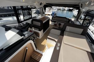 Kitchen and saloon inside Bavaria SR36