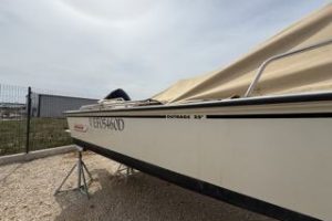 Boston Whaler 25 Outrage with Suzuki 250 HP engine