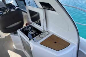 Cockpit of Bavaria 33 HT Palermo – spacious and comfortable helm area with modern controls and seating