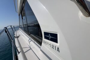 Cockpit of Bavaria 33 HT Palermo – spacious and comfortable helm area with modern controls and seating