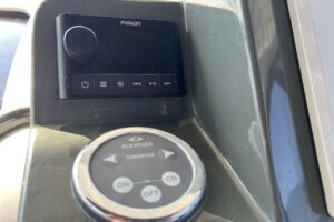 Cockpit of Bavaria 33 HT Palermo – spacious and comfortable helm area with modern controls and seating