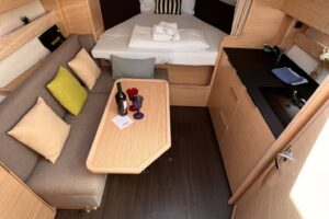 BAVARIA S33HT by trim nautica