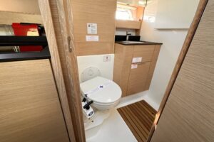 BAVARIA S33HT by trim nautica